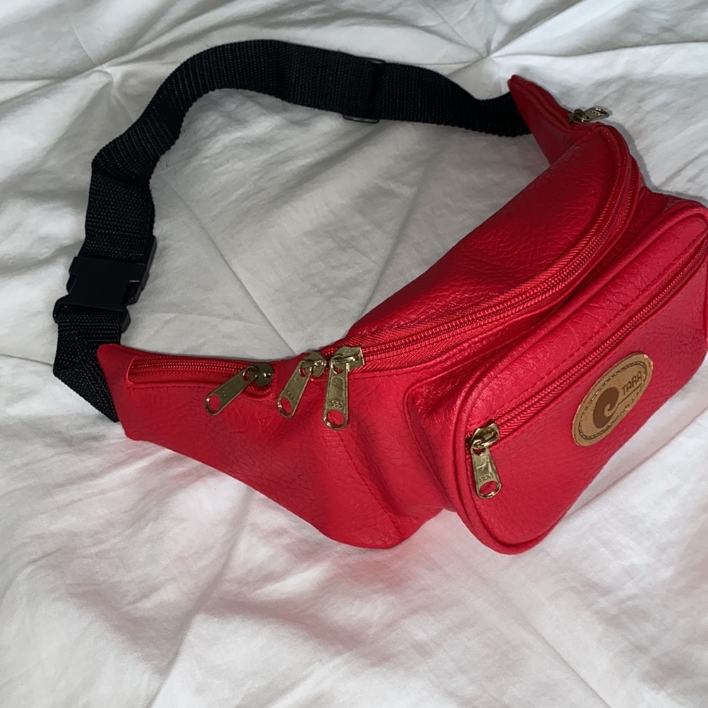 SOLD!❌ NEW Red Vegan Leather Fanny Pack - Picture 13 of 17